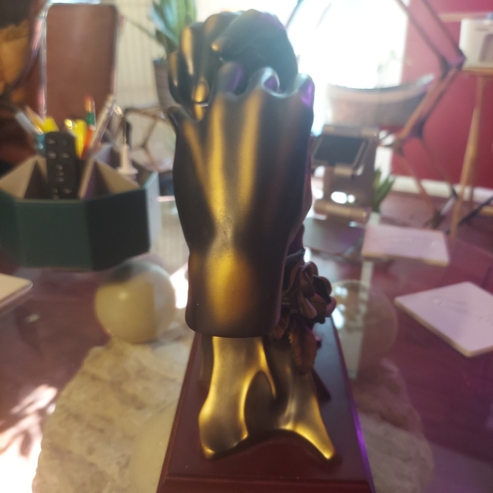 Hands Of Love Bronze Anniversary/Engagement or Wedding Gift Sculpture - Picture 5 of 11